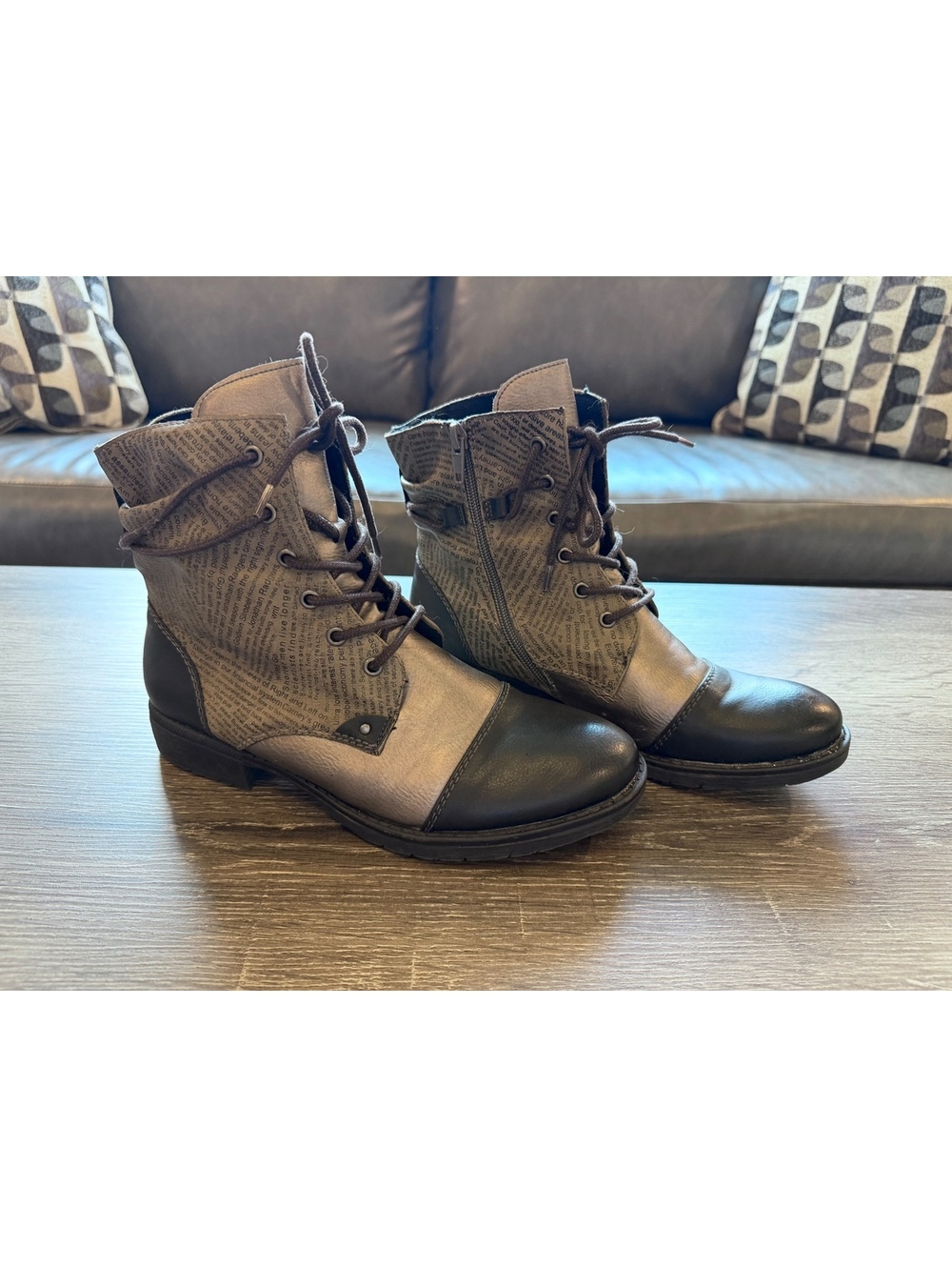 Extreme Women’s Ankle Boots Gray Newspaper Print Lace Up Side Zip Size 39 US 9